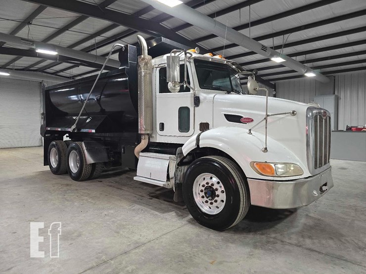 2009-peterbilt-384-image-2