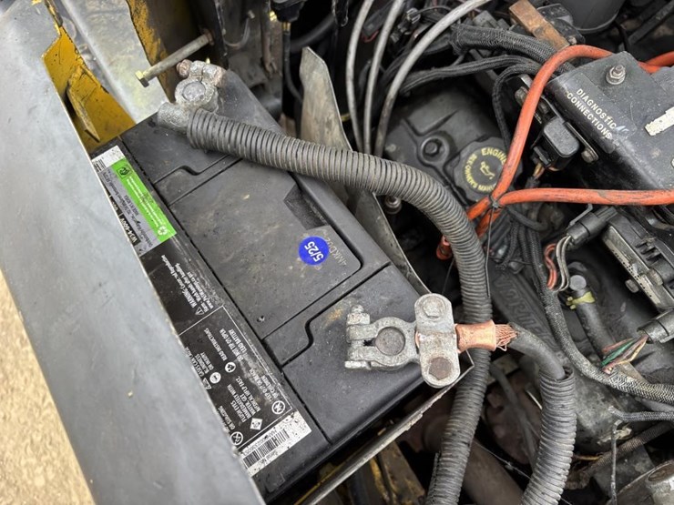 yale-glc080lgnae095-forklift-image-28