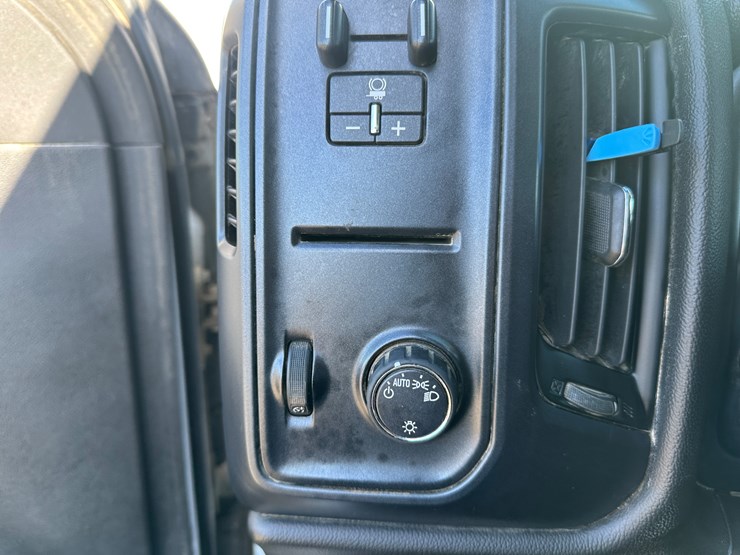 2019-chevrolet-2500-image-65