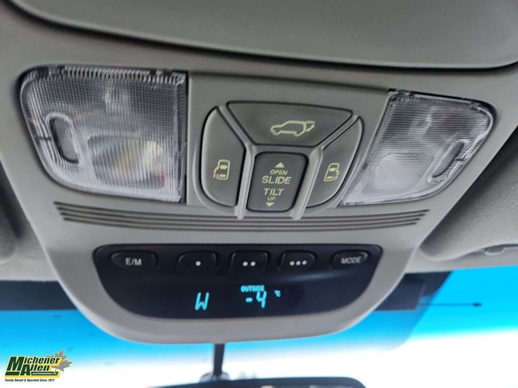 2009-toyota-sienna-image-24