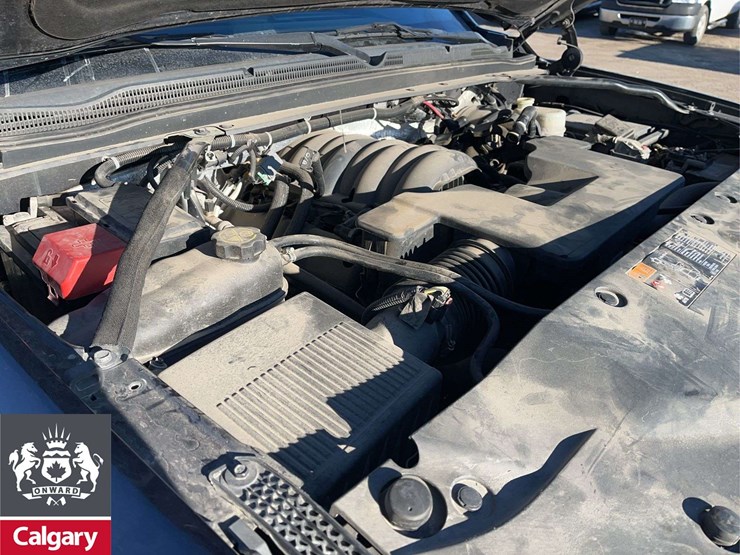 2016-chevrolet-tahoe-image-24