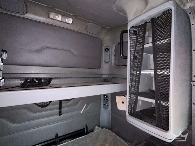 2007-freightliner-columbia-120-image-20