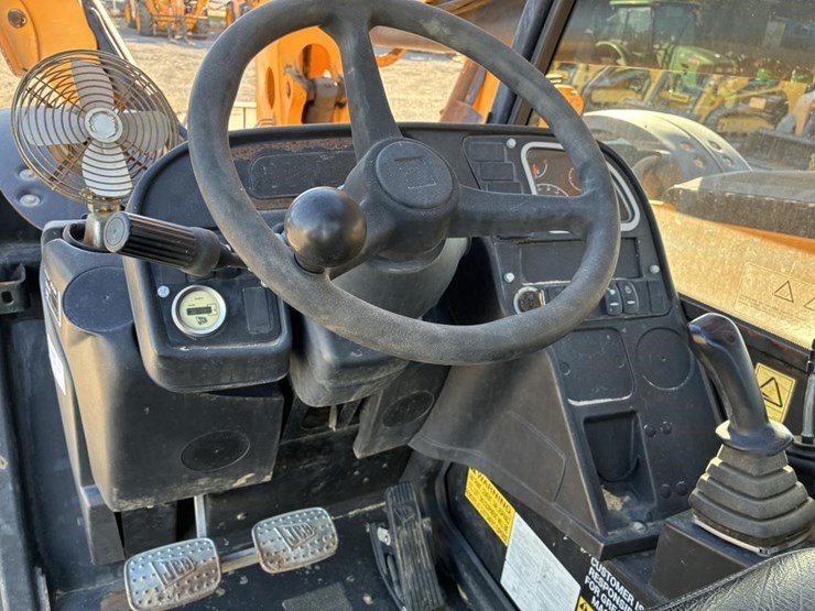 2014-jcb-512-56-image-17