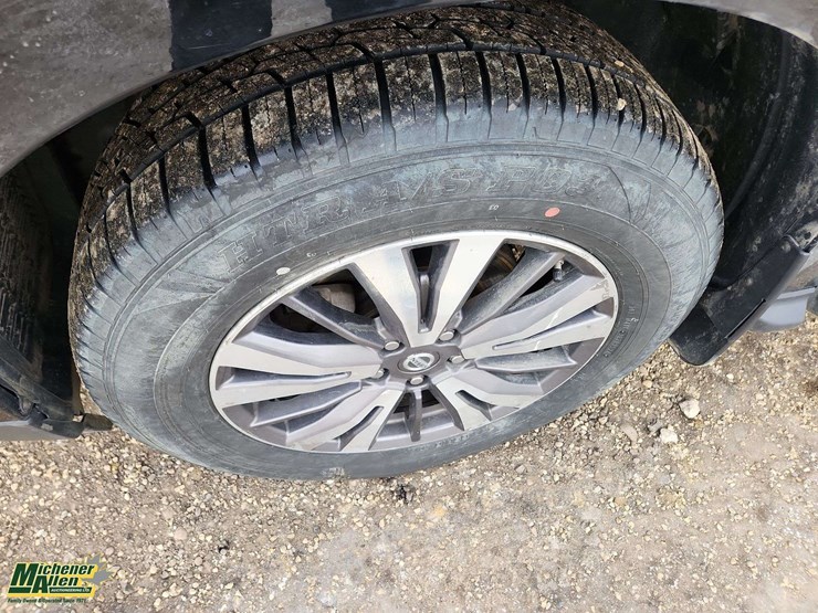 2017-nissan-pathfinder-image-10