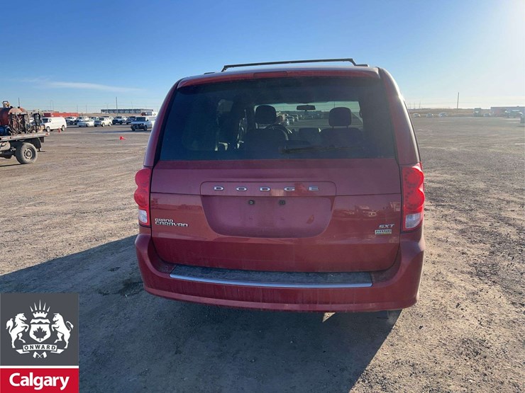 2014-dodge-grand-caravan-sxt-image-7