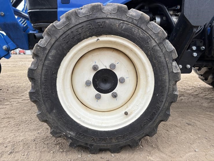 2021-new-holland-workmaster-25-image-17