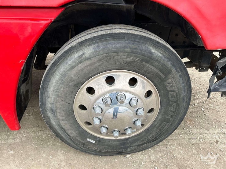 2007-freightliner-columbia-120-image-30