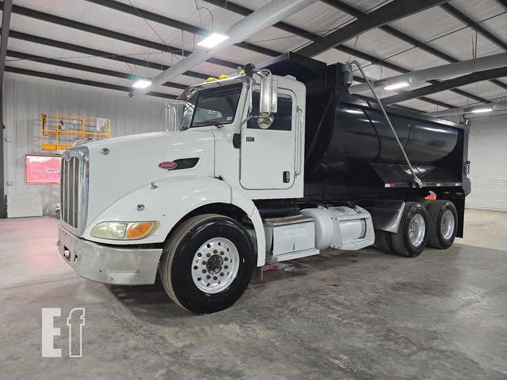 2009-peterbilt-384-image-1