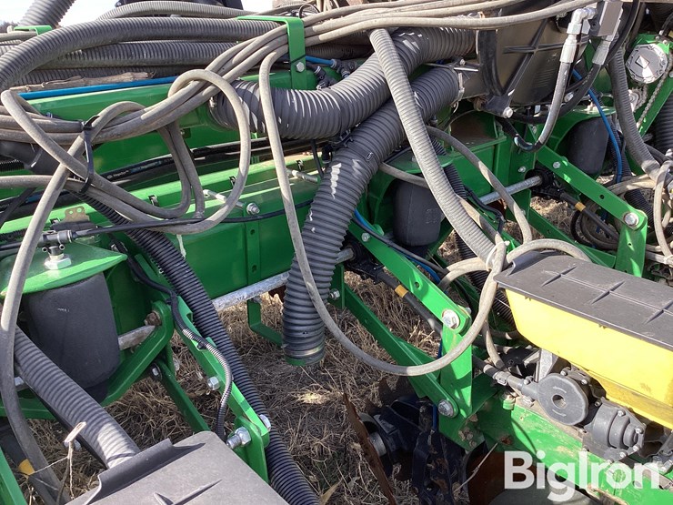 2019-john-deere-1775nt-image-17