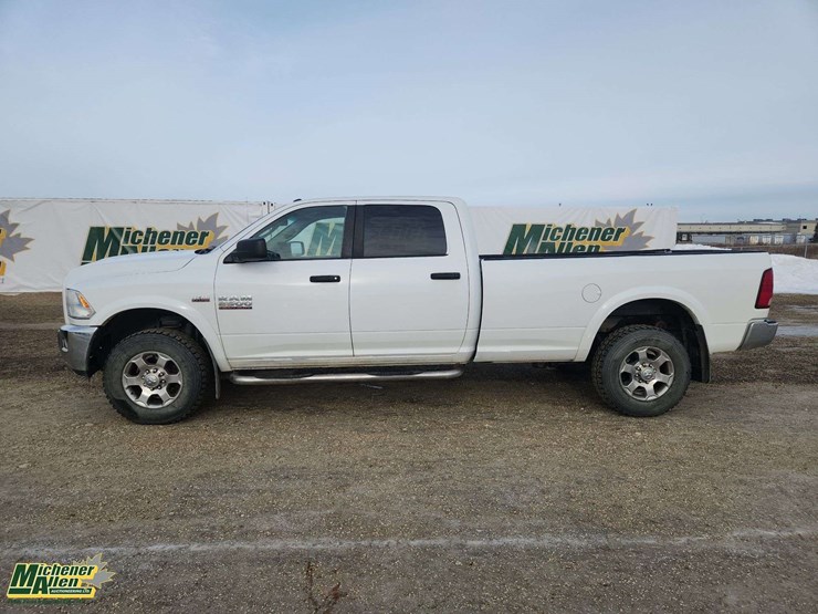 2017-dodge-2500-image-6