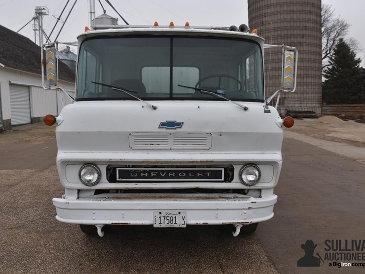 1973-chevrolet-t65-s/a-cabover-grain-truck-image-2