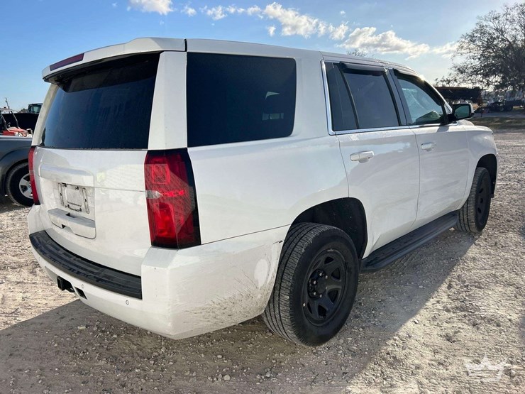 2020-chevrolet-tahoe-image-3