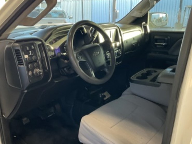 2015-chevrolet-silverado-2500-image-24