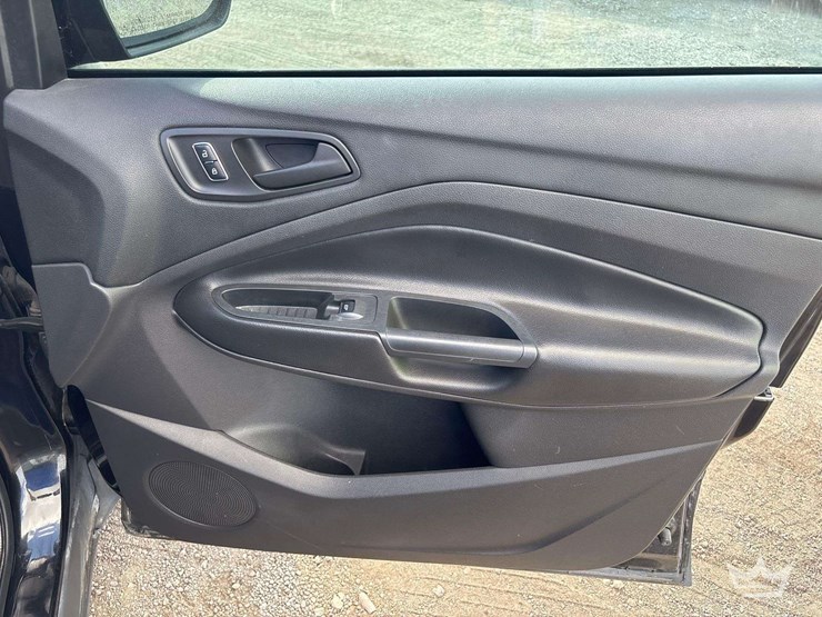 2015-ford-escape-image-24