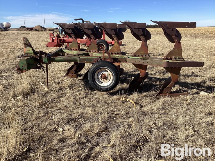 8’-moldboard-plow-image-8