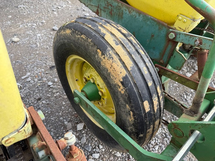 12-john-deere-12-image-6