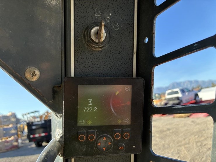 2018-manitou-1050r-image-13