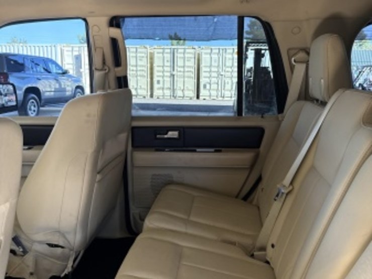 2015-ford-expedition-image-22