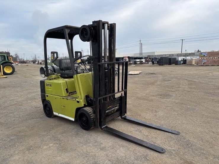 clark-c500-40-forklift-image-2