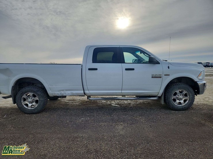 2017-dodge-2500-image-8