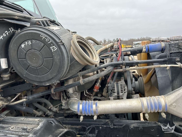 2007-freightliner-columbia-120-image-9