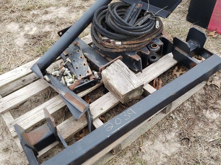 pallet-of-loader-frame-brackets-image-2