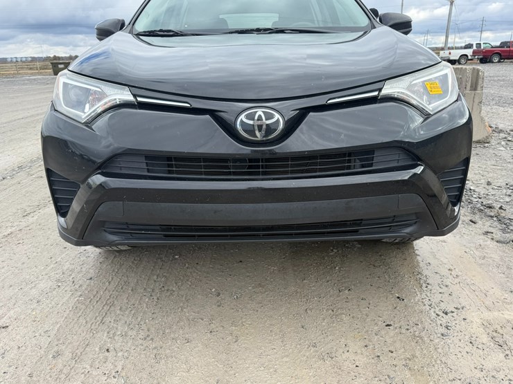 2018-toyota-rav4-image-16
