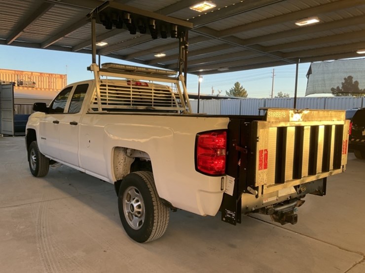 2015-chevrolet-silverado-2500-image-5
