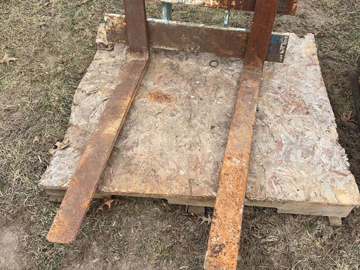 forklift-carriage-with-48''-forks-image-1