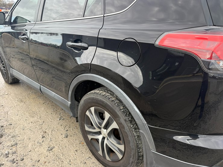 2018-toyota-rav4-image-10