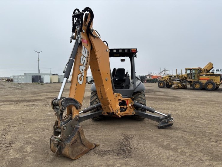 2018-case-580sn-image-8