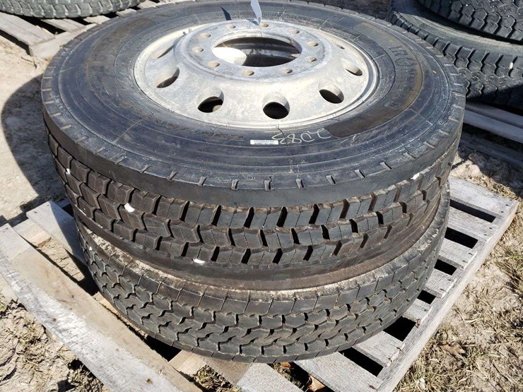 2-295/75-r22.5-tires-on-aluminam-rims-image-3