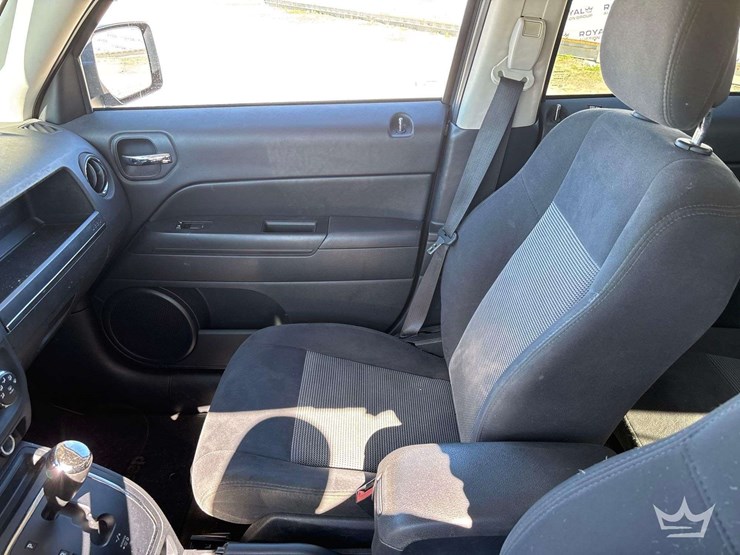 2016-jeep-patriot-image-19