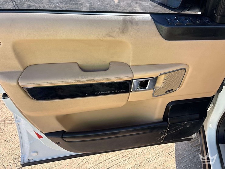 2012-range-rover-suv-image-13