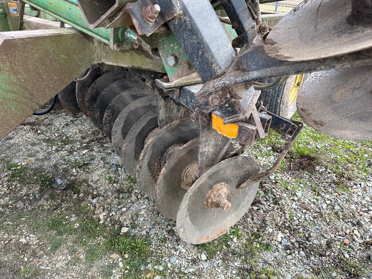 john-deere-630-image-32