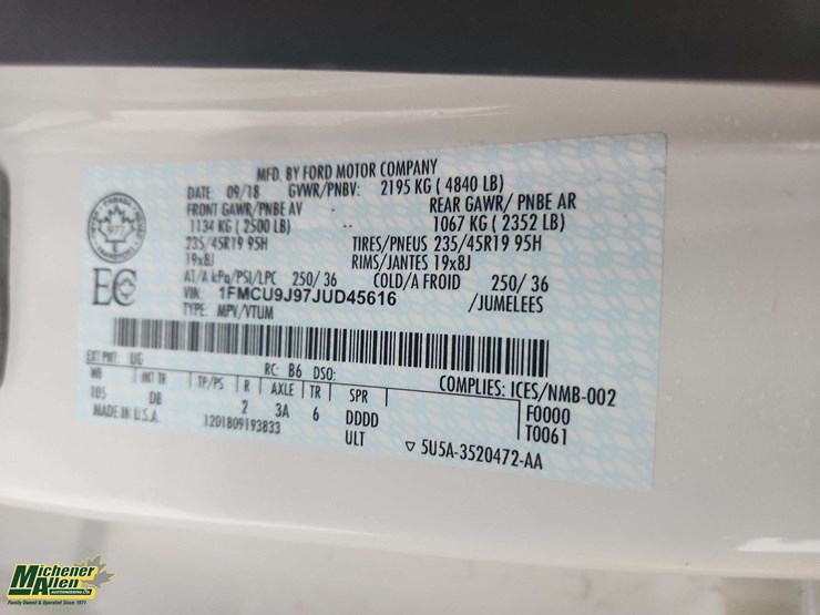 2018-ford-escape-titanium-image-40