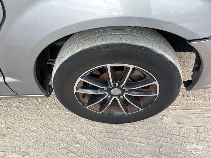 2015-dodge-grand-caravan-image-22