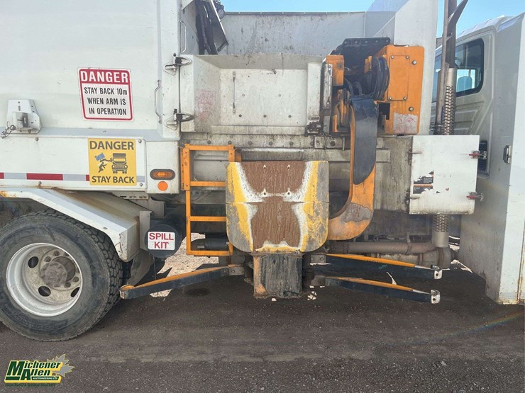 2017-international-workstar-7400-image-16