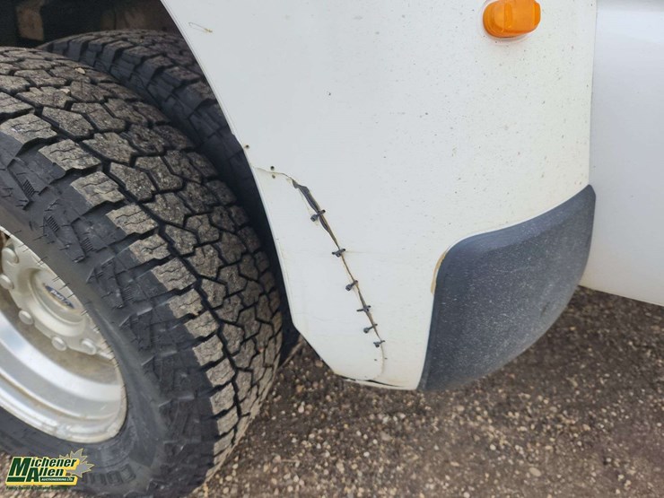 2015-ford-f350-image-32