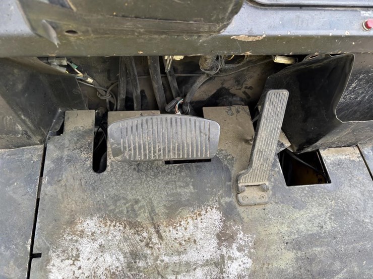 yale-glc080lgnae095-forklift-image-24