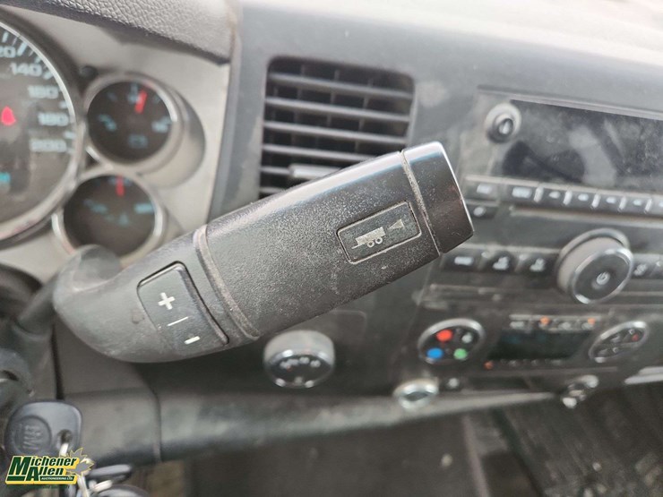 2011-chevrolet-silverado-1500-image-21