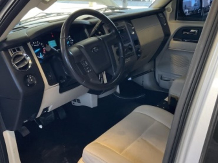 2015-ford-expedition-image-22