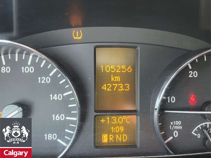 2012-mercedes-benz-sprinter-2500-image-23