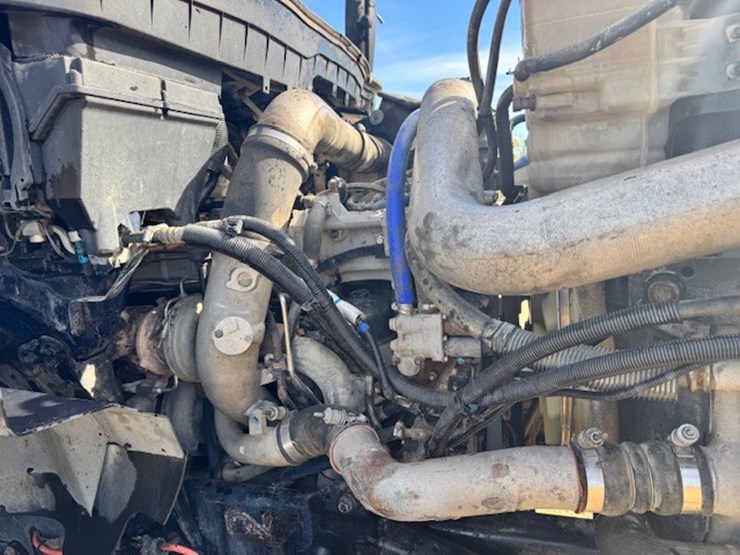 2015-international-7600-image-29