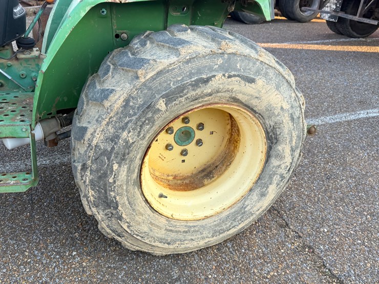john-deere-790-image-11