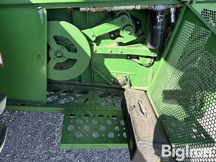 2010-john-deere-9770-sts-image-14