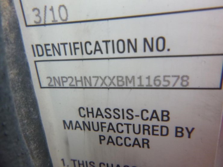 2011-peterbilt-337-image-32