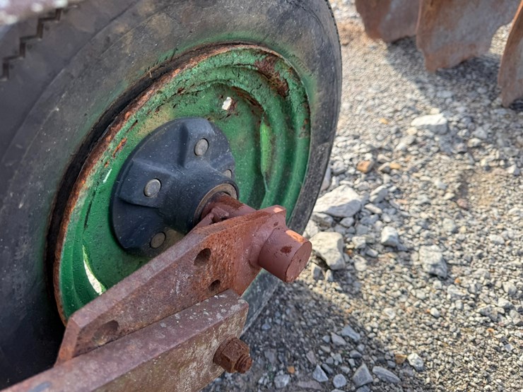 john-deere-7-image-6