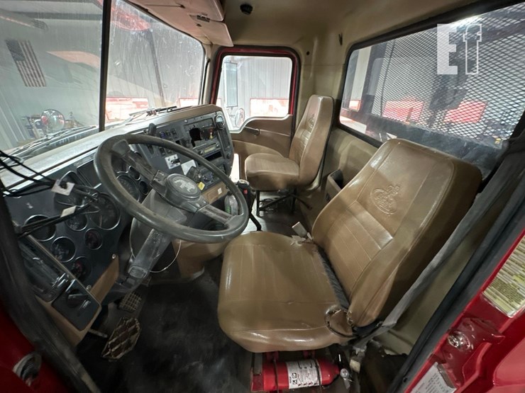 2012-mack-granite-gu713-image-14