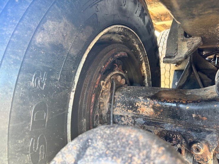 2015-international-7600-image-10